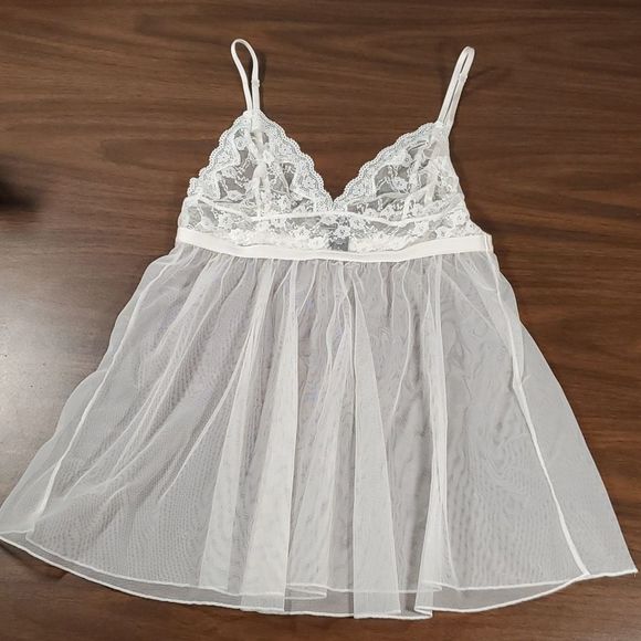 Victoria's Secret Ivory Lace & Mesh Chemise Babydoll Sheer Medium - Picture 1 of 9